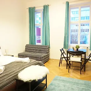 urban-city-apartment.vienna-besthotels.com/